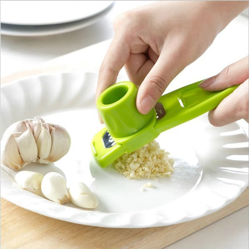 Handheld Garlic Mincer & Crusher | Easy Garlic Mash Tool